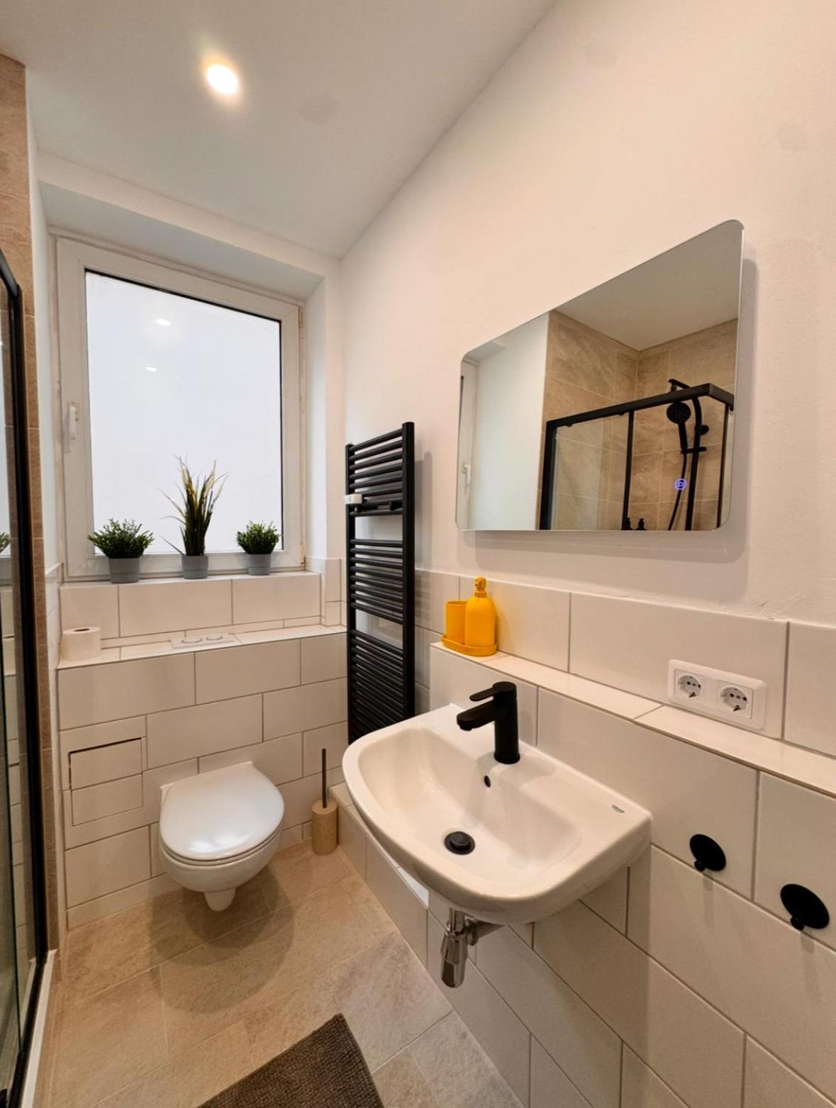 New Apartment In Magdeburg Buckau - Waschmaschine, Smart-Tv, Neues Badezimmer Extérieur photo