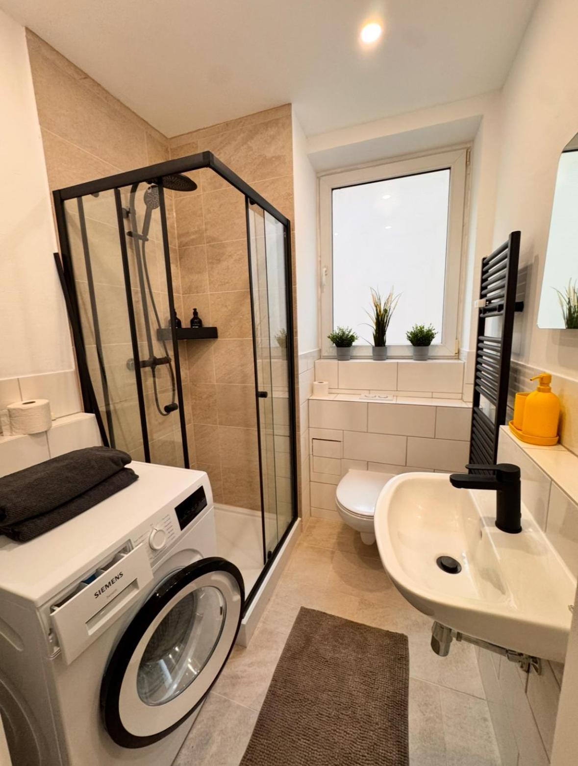 New Apartment In Magdeburg Buckau - Waschmaschine, Smart-Tv, Neues Badezimmer Extérieur photo